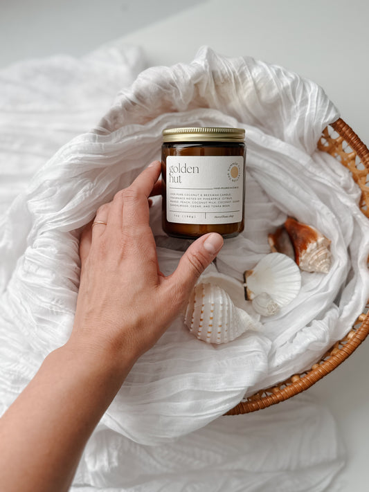 Golden Hut 7oz Candle